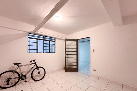 Casa à venda com 387m², 6 quartos e 7 vagas Casa à venda com 387m², 6 quartos e 7 vagasQuarto de Serviço 2
