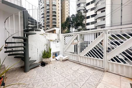 Casa à venda com 387m², 6 quartos e 7 vagas Casa à venda com 387m², 6 quartos e 7 vagasEntrada