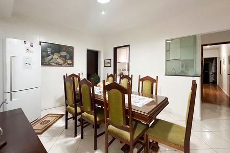Casa à venda com 387m², 6 quartos e 7 vagas Casa à venda com 387m², 6 quartos e 7 vagasCopa - Casa 1