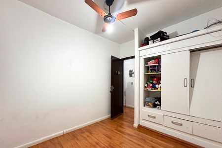 Casa à venda com 387m², 6 quartos e 7 vagas Casa à venda com 387m², 6 quartos e 7 vagasQuarto 3 - Casa 1