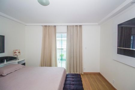 Casa para alugar com 306m², 4 quartos e 1 vaga