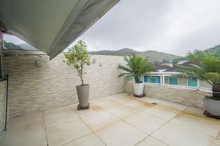 Casa para alugar com 306m², 4 quartos e 1 vaga