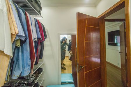 Casa para alugar com 306m², 4 quartos e 1 vaga