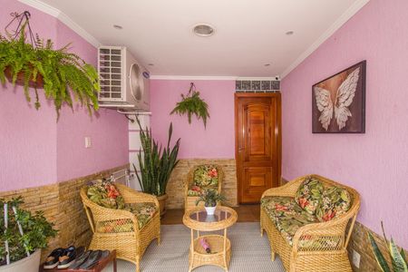 Casa para alugar com 306m², 4 quartos e 1 vaga