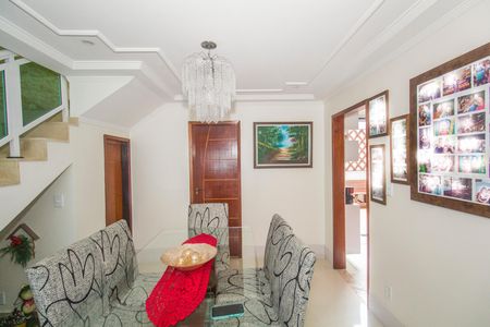 Casa para alugar com 306m², 4 quartos e 1 vaga