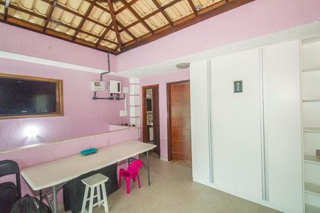 Casa para alugar com 306m², 4 quartos e 1 vaga