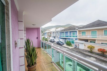 Casa para alugar com 306m², 4 quartos e 1 vaga