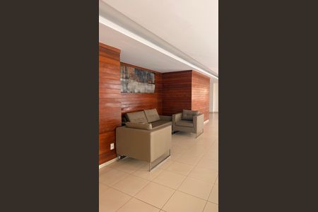 Apartamento à venda com 109m², 3 quartos e 2 vagas Apartamento à venda com 109m², 3 quartos e 2 vagasHall social