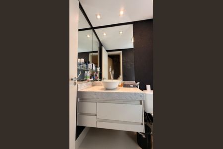 Apartamento à venda com 109m², 3 quartos e 2 vagas Apartamento à venda com 109m², 3 quartos e 2 vagasBanheiro da Suíte 2