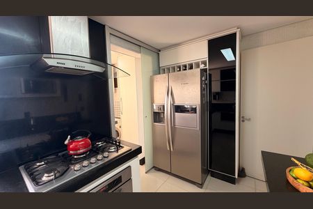 Apartamento à venda com 109m², 3 quartos e 2 vagas Apartamento à venda com 109m², 3 quartos e 2 vagasCozinha