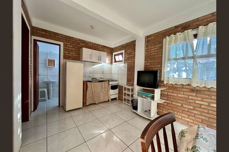 Sala de apartamento para alugar com 2 quartos, 36m² em São João do Rio Vermelho, Florianópolis