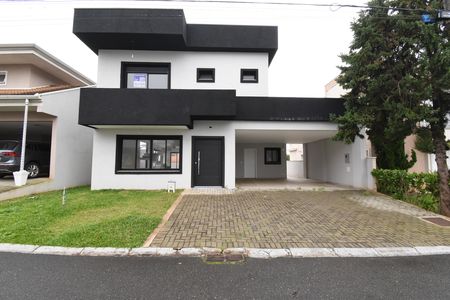 Casa de condomínio à venda com 211m², 3 quartos e 4 vagasFachada
