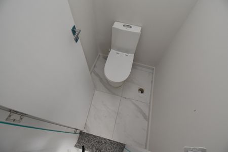 Casa de condomínio à venda com 211m², 3 quartos e 4 vagasLavabo