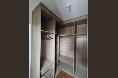 Apartamento à venda com 94m², 3 quartos e 2 vagas Apartamento à venda com 94m², 3 quartos e 2 vagasCloset da suíte