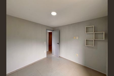 Quarto 2 de casa de condomínio para alugar com 2 quartos, 100m² em Vargem Pequena, Rio de Janeiro