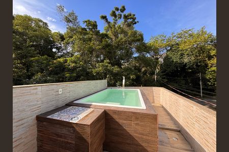Casa de condomínio para alugar com 100m², 2 quartos e 2 vagas Casa de condomínio para alugar com 100m², 2 quartos e 2 vagasÁrea externa