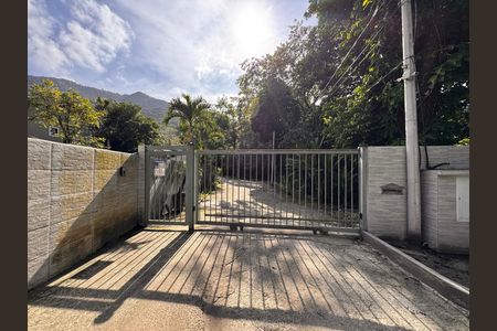 Casa de condomínio para alugar com 100m², 2 quartos e 2 vagas Casa de condomínio para alugar com 100m², 2 quartos e 2 vagasFachada