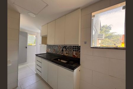 Casa de condomínio para alugar com 100m², 2 quartos e 2 vagas Casa de condomínio para alugar com 100m², 2 quartos e 2 vagasCozinha e Área de Serviço