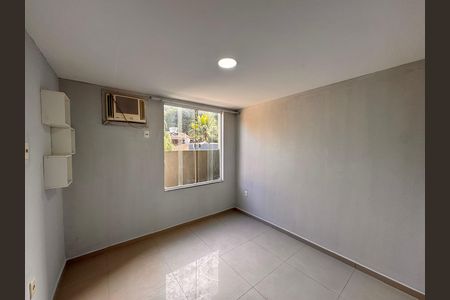 Quarto 2 de casa de condomínio para alugar com 2 quartos, 100m² em Vargem Pequena, Rio de Janeiro