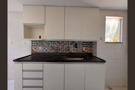 Casa de condomínio para alugar com 100m², 2 quartos e 2 vagas Casa de condomínio para alugar com 100m², 2 quartos e 2 vagasCozinha e Área de Serviço