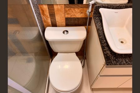 Casa de condomínio para alugar com 100m², 2 quartos e 2 vagas Casa de condomínio para alugar com 100m², 2 quartos e 2 vagasBanheiro Social