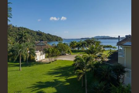 Casa de condomínio para alugar com 169m², 2 quartos e 1 vaga