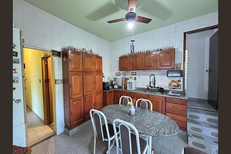 Casa à venda com 237m², 4 quartos e 3 vagasCozinha