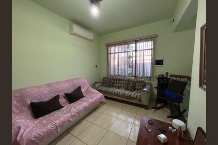 Casa à venda com 237m², 4 quartos e 3 vagasSala