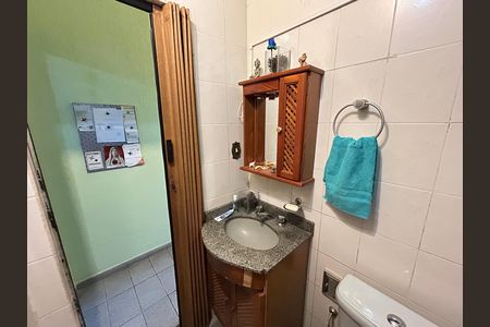 Casa à venda com 237m², 4 quartos e 3 vagasBanheiro Social