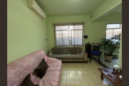 Casa à venda com 237m², 4 quartos e 3 vagasSala