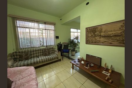 Casa à venda com 237m², 4 quartos e 3 vagasSala