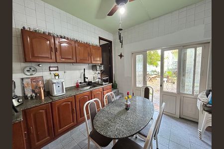Casa à venda com 237m², 4 quartos e 3 vagasCozinha