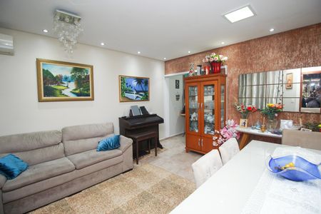 Casa à venda com 106m², 3 quartos e 1 vaga Casa à venda com 106m², 3 quartos e 1 vagaSala