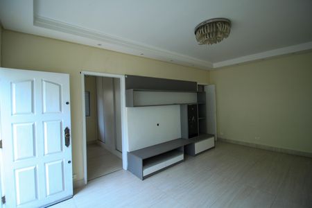 Casa à venda com 172m², 4 quartos e 2 vagas