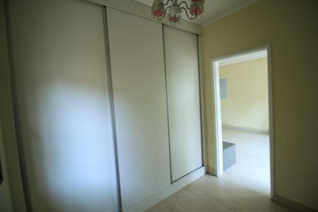 Casa à venda com 172m², 4 quartos e 2 vagas