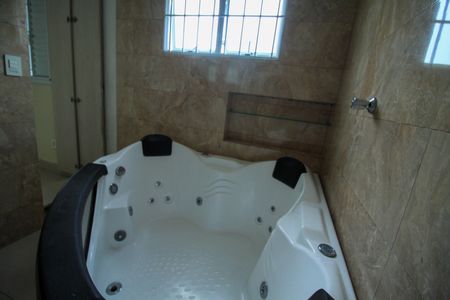 Casa à venda com 172m², 4 quartos e 2 vagas
