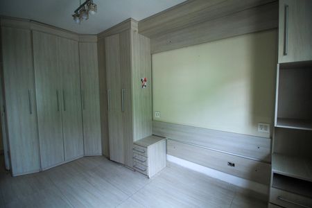 Casa à venda com 172m², 4 quartos e 2 vagas