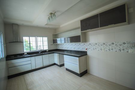 Casa à venda com 172m², 4 quartos e 2 vagas