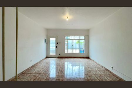 Casa para alugar com 137m², 3 quartos e 2 vagasSala