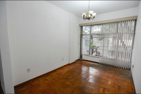 Apartamento à venda com 93m², 3 quartos e 1 vaga Apartamento à venda com 93m², 3 quartos e 1 vagaSala