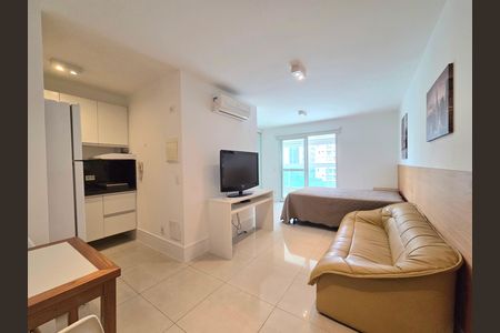 Studio para alugar com 37m², 1 quarto e 1 vaga Studio para alugar com 37m², 1 quarto e 1 vagaStudio