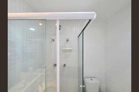 Studio para alugar com 37m², 1 quarto e 1 vaga Studio para alugar com 37m², 1 quarto e 1 vagaBanheiro