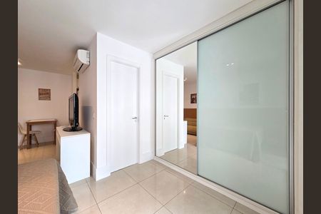 Studio para alugar com 37m², 1 quarto e 1 vaga Studio para alugar com 37m², 1 quarto e 1 vagaStudio