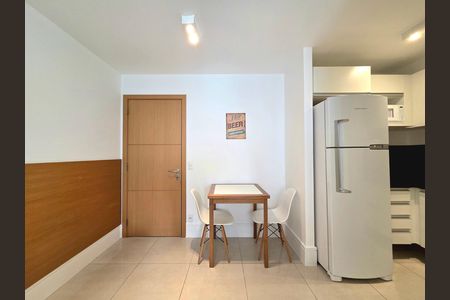 Studio para alugar com 37m², 1 quarto e 1 vaga Studio para alugar com 37m², 1 quarto e 1 vagaStudio