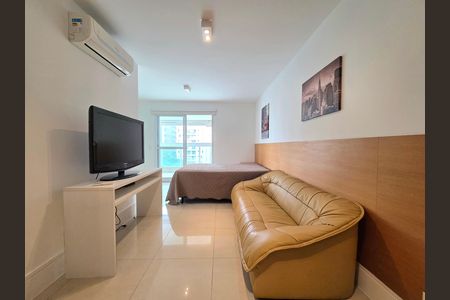 Studio para alugar com 37m², 1 quarto e 1 vaga Studio para alugar com 37m², 1 quarto e 1 vagaStudio