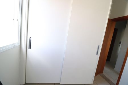 Apartamento para alugar com 74m², 3 quartos e 2 vagasQuarto 2 - Closet