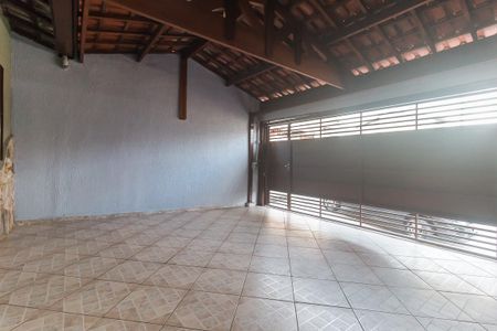 Casa para alugar com 115m², 2 quartos e 2 vagas Casa para alugar com 115m², 2 quartos e 2 vagasGaragem