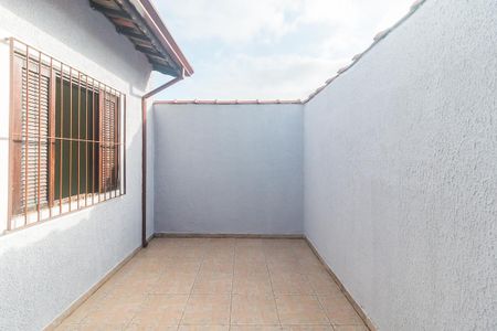 Casa para alugar com 115m², 2 quartos e 2 vagas Casa para alugar com 115m², 2 quartos e 2 vagasQuintal