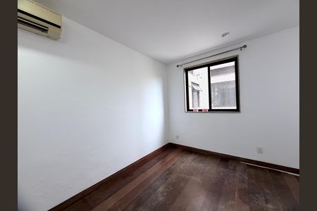 Apartamento à venda com 117m², 3 quartos e 2 vagasQuarto 2