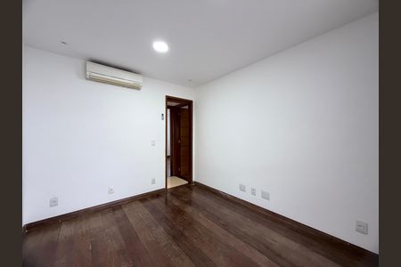 Apartamento à venda com 117m², 3 quartos e 2 vagasQuarto 1